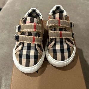 Babies Burberry sneakers